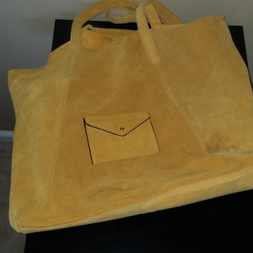 Yellow/mustard Mango tote with card holder